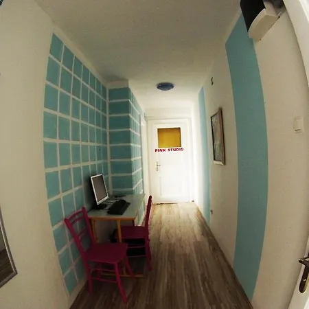 Apartment Croparadise Central