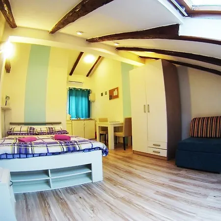 Croparadise Central Apartment